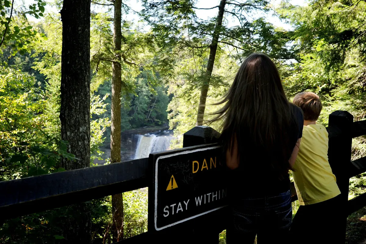 viewing tahquamenon falls